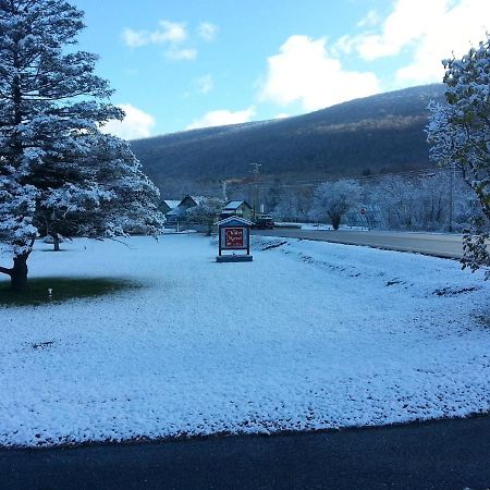 The Chalet Motel Manchester Exterior photo